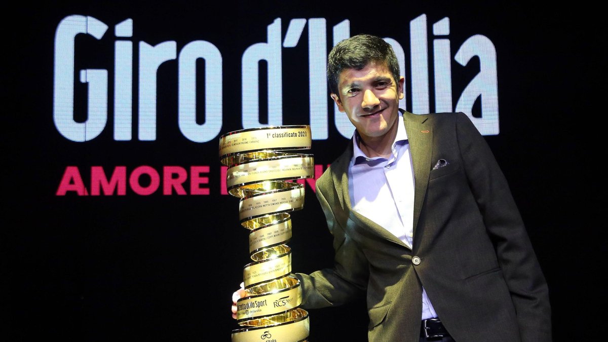 Richard Carapaz es el vigente campeón del Giro de Italia, competencia que pospuso su realización por la pandemia de coronavirus.