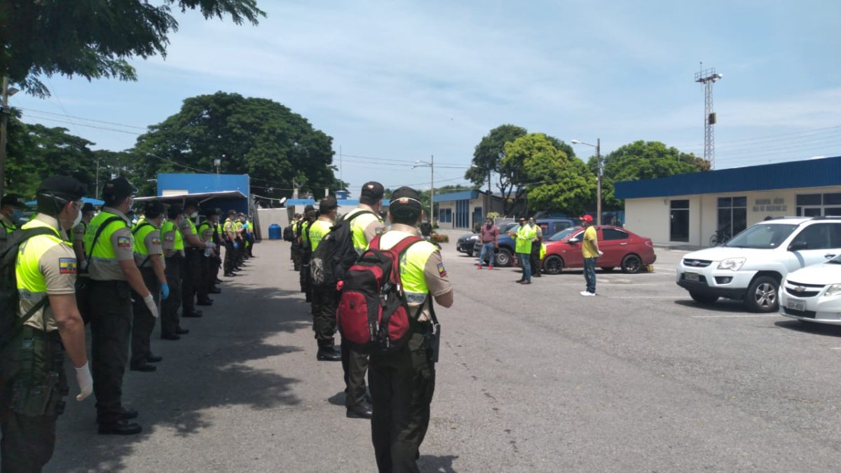 Un contingente viajó este domingo a reforzar la seguridad en Guayaquil. Eran parte de la seguridad de autoridades.