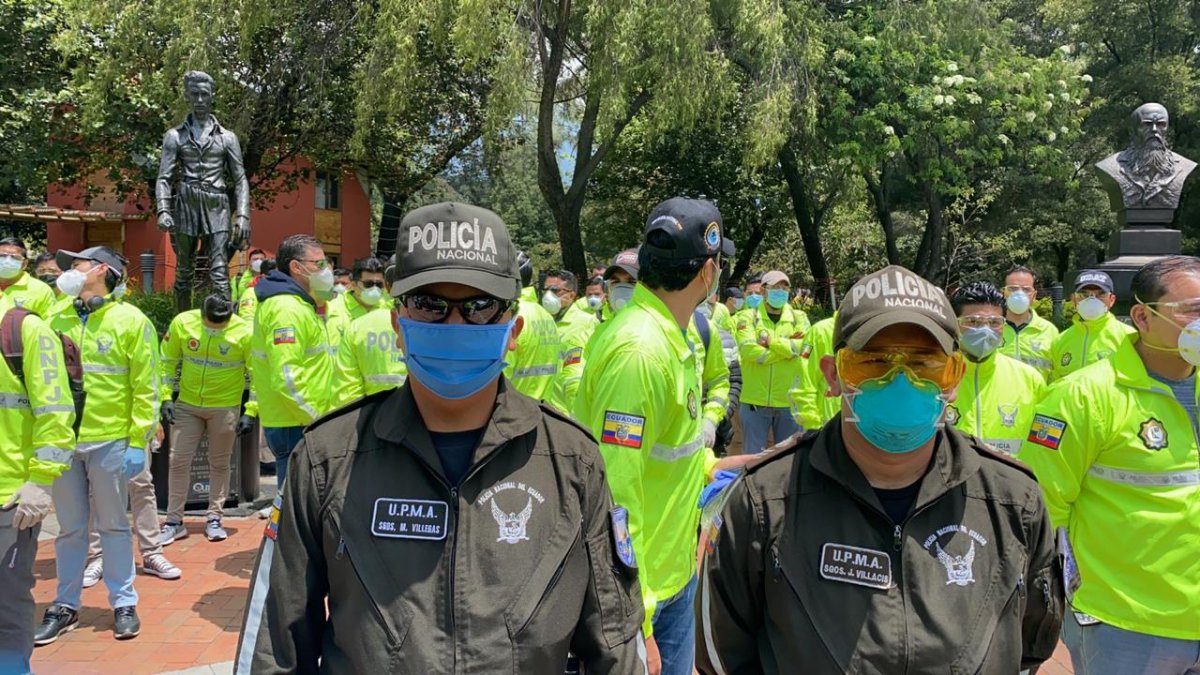 La Policía ha desarrollado decenas de operativos para controlar el cumplimiento del toque de queda y estado de excepción.