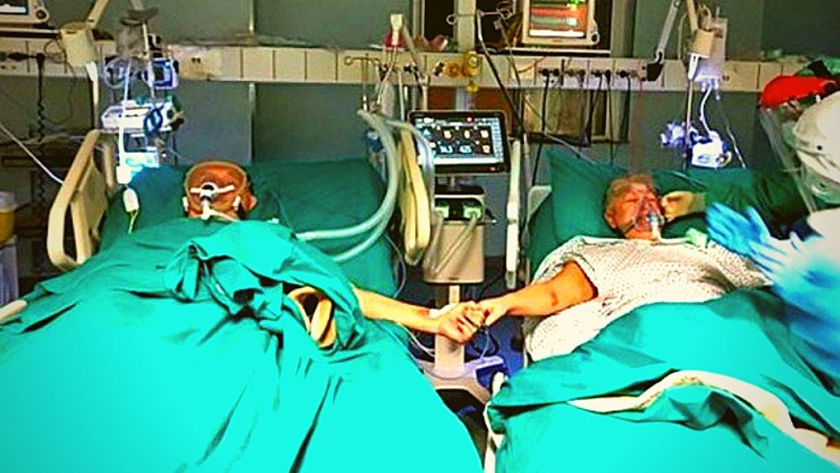 La enfermera Roberta Ferretti grabó las imágenes de amor en tiempos de coronavirus.