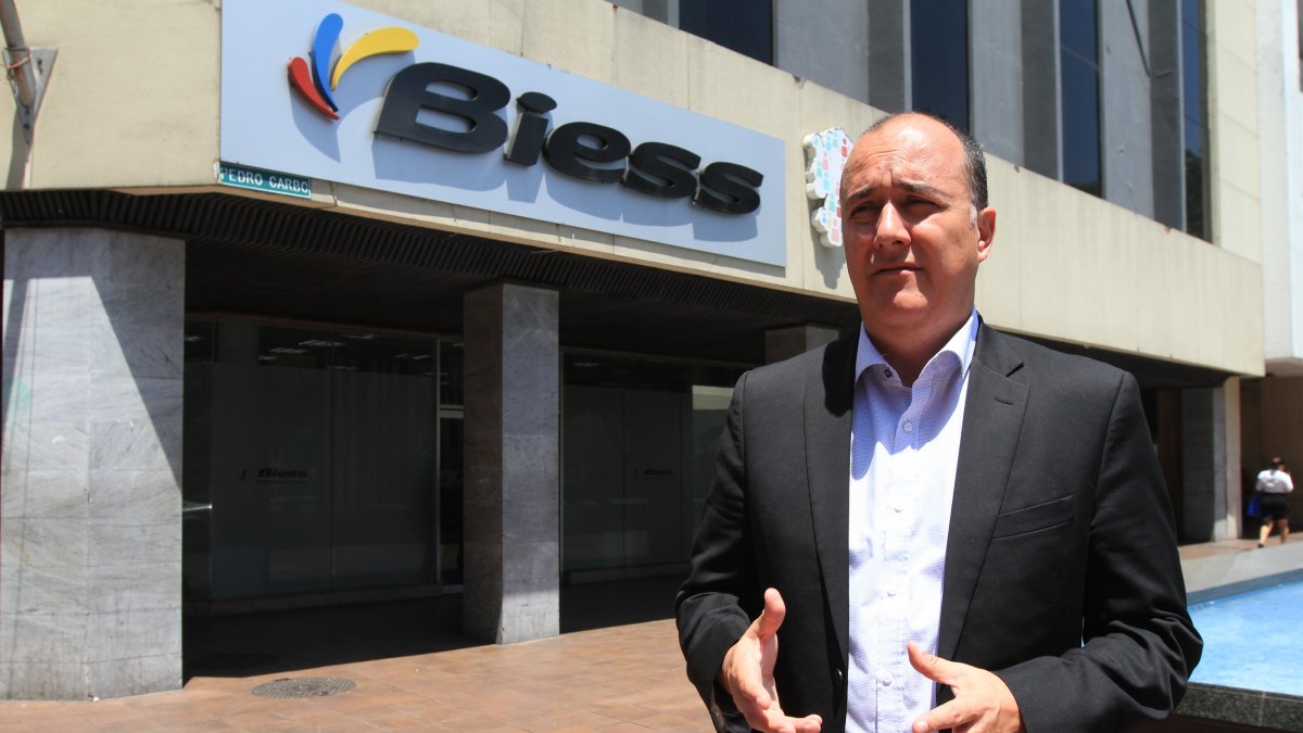 Vinicio Troncoso, dirigie el banco del Biess, desde agosto del 2019.