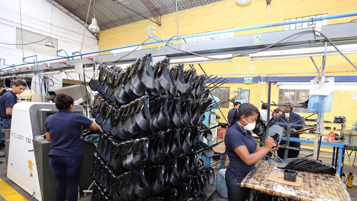 En el país, el 70% del aparato productivo está paralizado. Hasta la semana pasada, 262.803 trabajadores habían sido suspendidos.