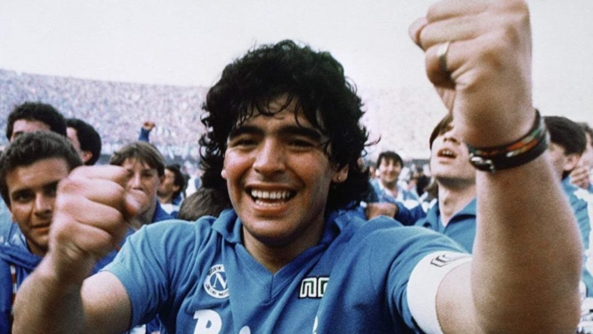 Diego Armando Maradona es considerado el mayor ídolo en la historia del Nápoles.