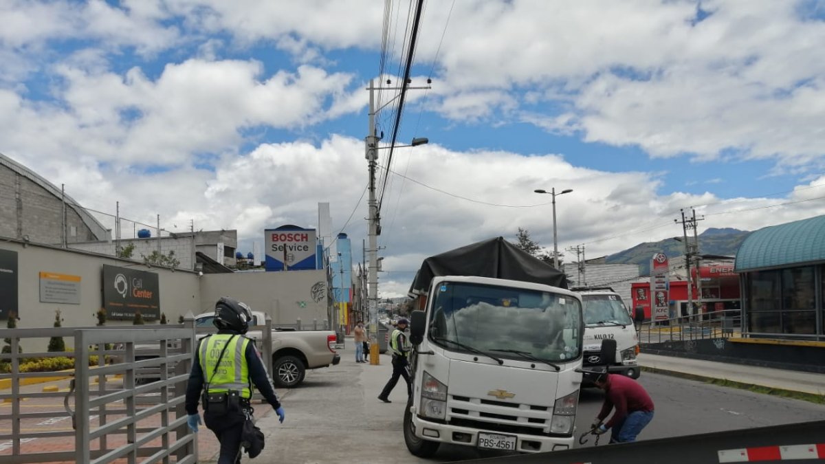 Los autos pueden ser retenidos hasta el final de la emergencia