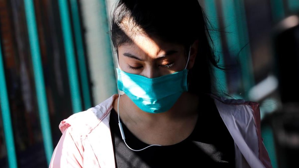 Hasta ahora se cree que el coronavirus no afecta de la misma manera a jóvenes y adultos.