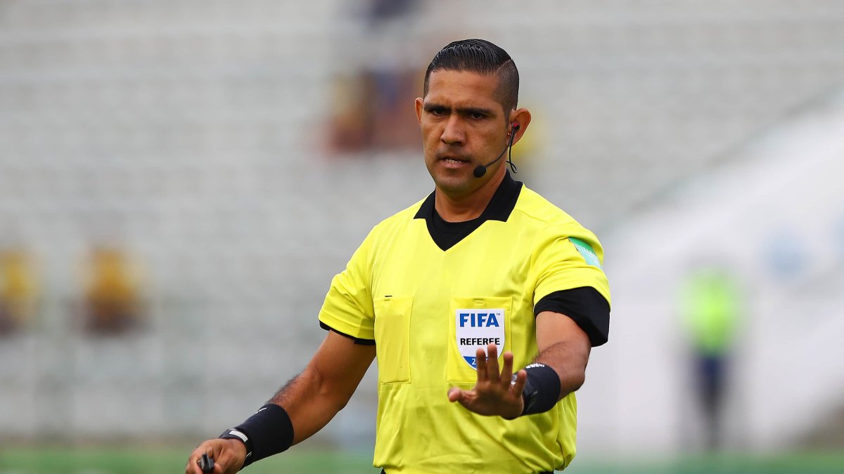 Guillermo Guerrero, árbitro ecuatoriano, estará en la Copa América como uno de los 14 centrales considerados. 