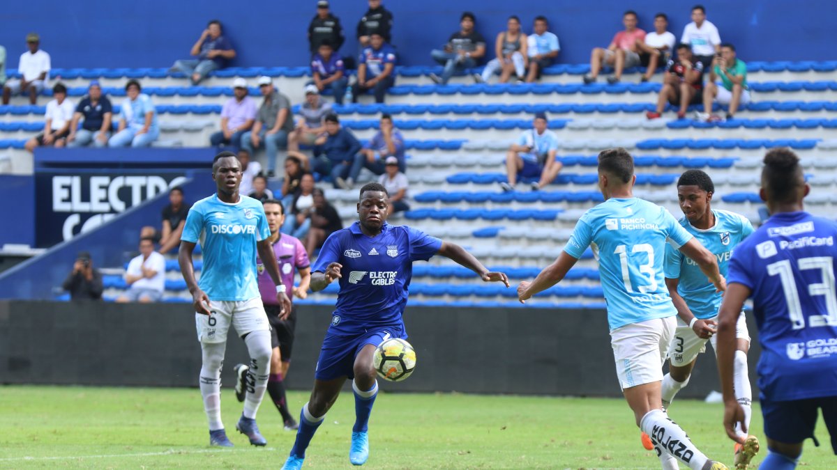 Aunque en principio el certamen de reservas se mantendría, no se descarta la posibilidad de suspender las competencias en las divisiones formativas.