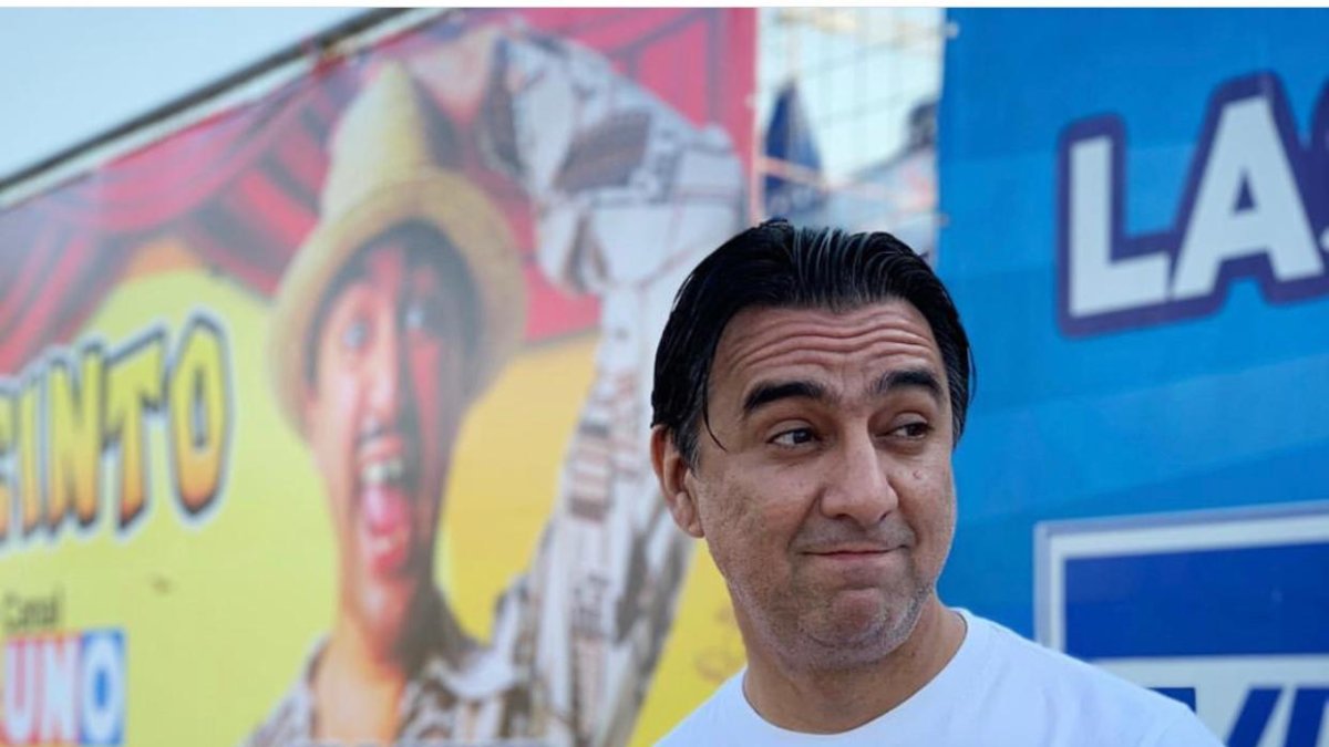 El actor y director comparte los quehaceres domésticos con su esposa, Paola Olaya.