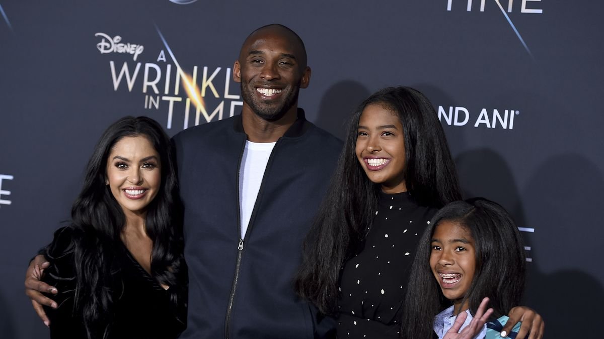 La familia Bryant perdió a dos de sus integrantes en un accidente aéreo.