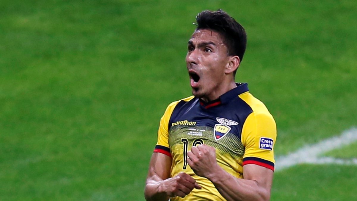 El delantero ecuatoriano, Ángel Mena, se destaca como goleador del Clun León mexicano.