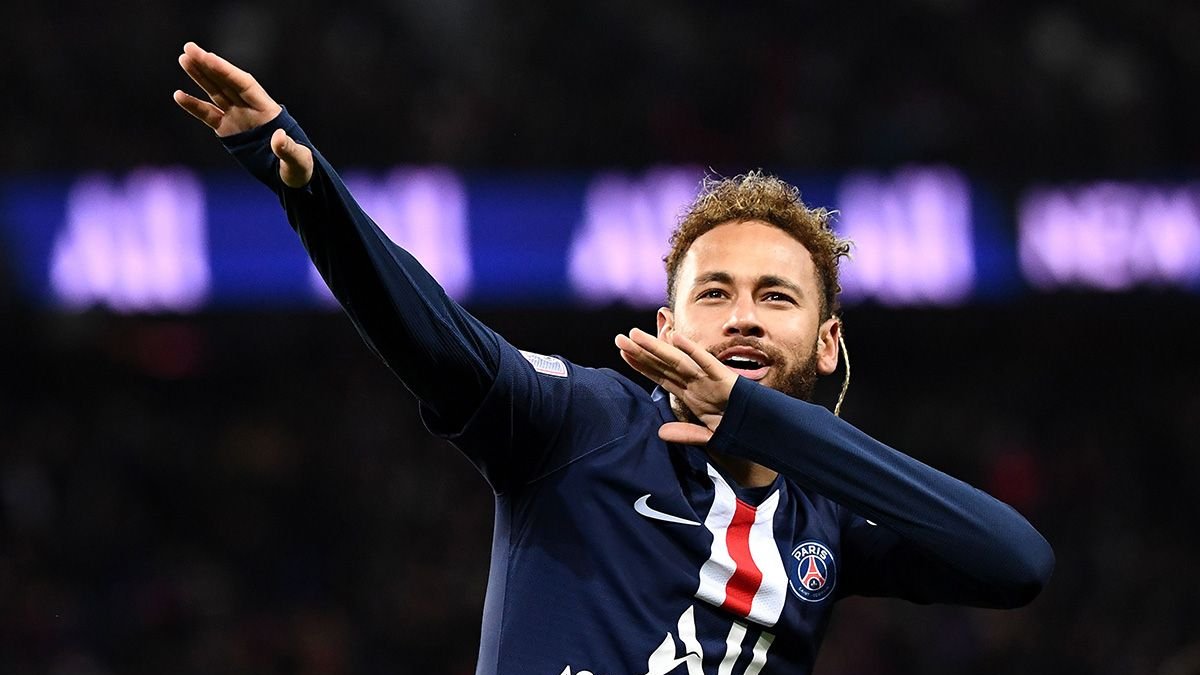 Neymar, jugador brasileño del Paris Saint-Germain francés, es uno de los futbolistas más renombrados en la órbita internacional.