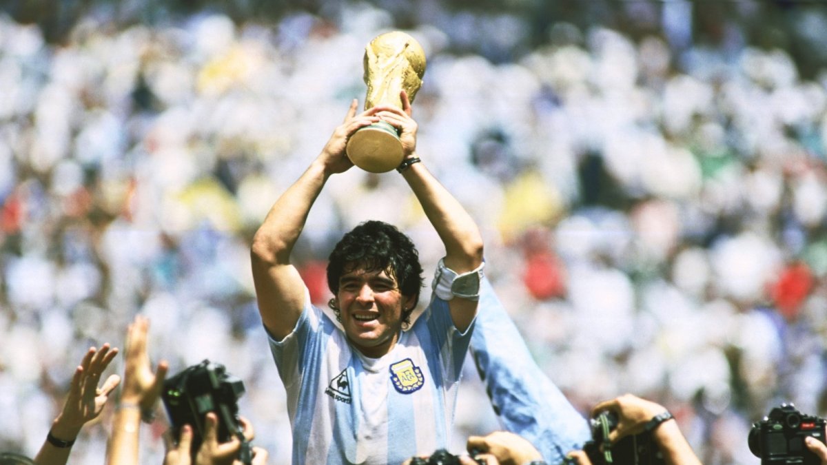 Las prendas utilizadas por Diego Armando Maradona en su época de futbolista están entre las más requeridas.