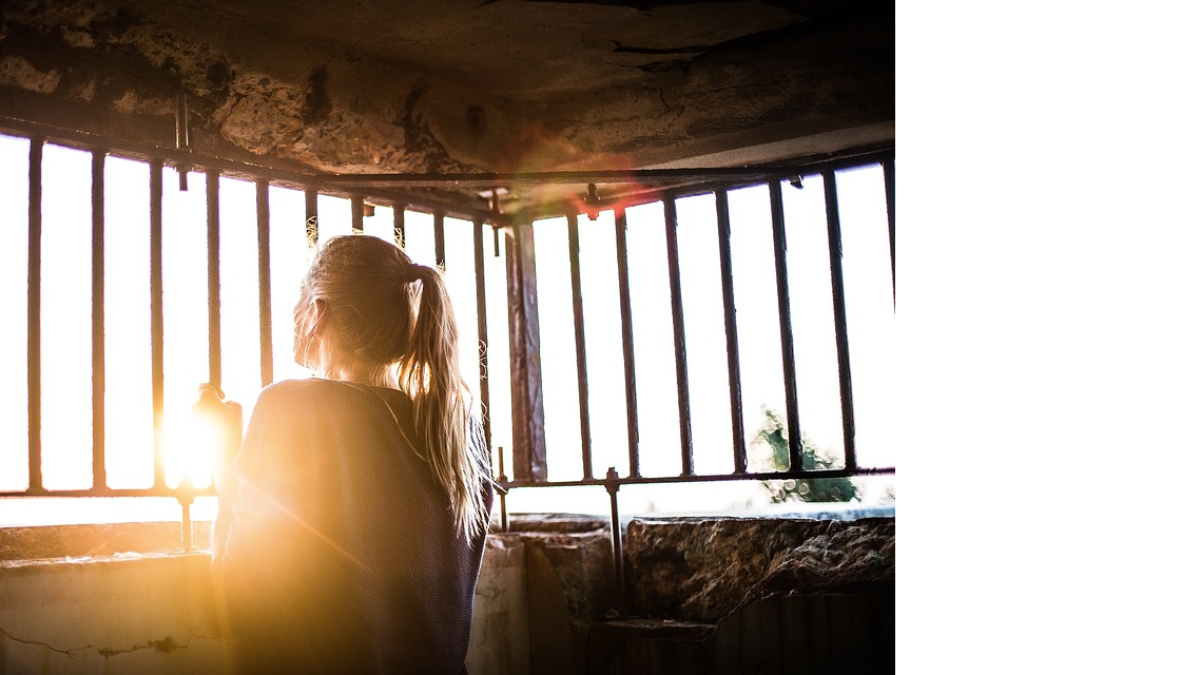 Tomar sol desde un balcón o ventanal amplio es de gran ayuda en época de confinamiento.