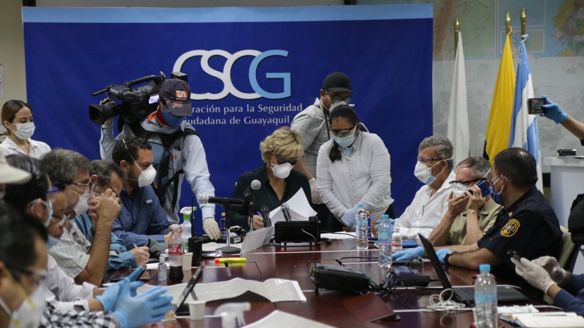 Hecho. A decir de Viteri, todas las camas en el Centro de Convenciones tienen su propio oxígeno para atender a los pacientes.