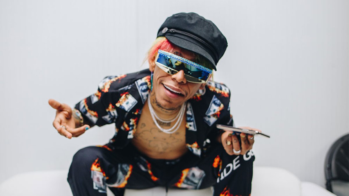 Nació en Santa Marta, Colombia hace 27 años. Su mayor destreza es el trap.