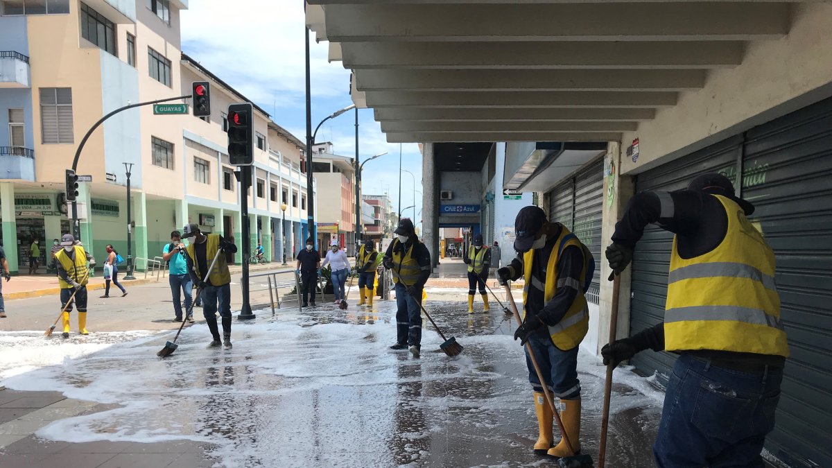 Toda la zona donde estaban los comerciantes informales, fue declarada en aislamiento.