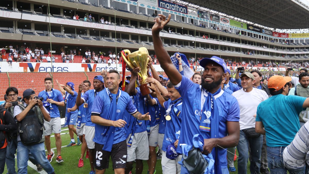 Emelec ha dado vueltas olpimpicas en varios estadios del país.