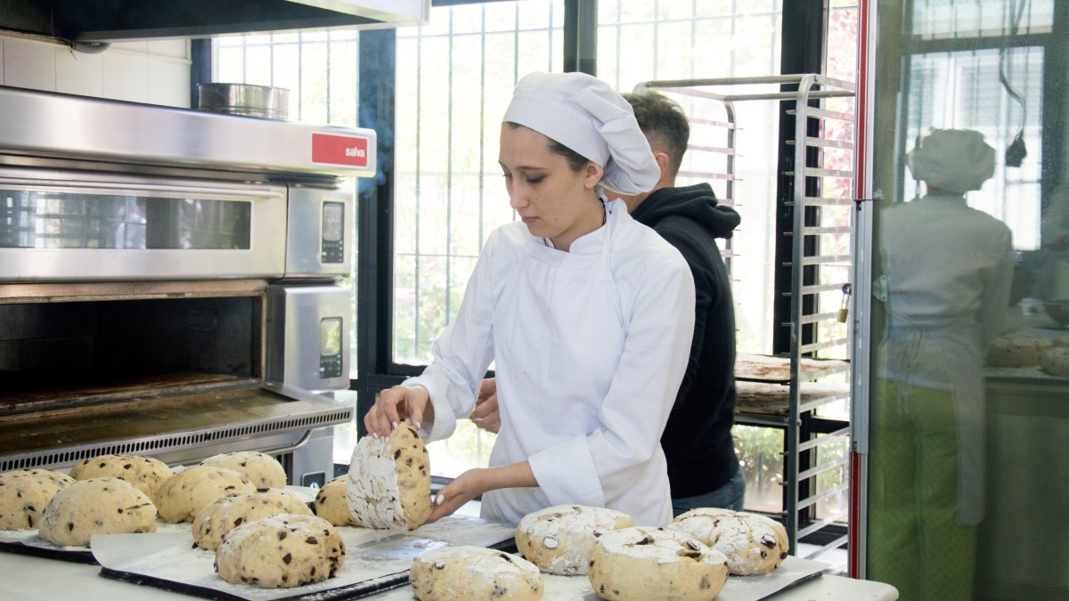 Entre los emprendimientos que se financian a través de plataformas están las que dan fondos a restaurantes, cafeterías y panaderías pequeñas que no laboran con entrega a domicilio.
