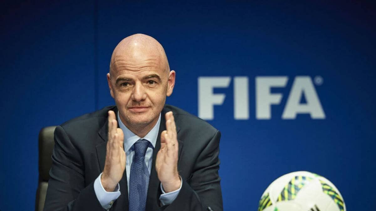 El presidente de la FIFA, Gianni Infantino, confía en que el fútbol logre salir de la crisis con el menor daño posible.