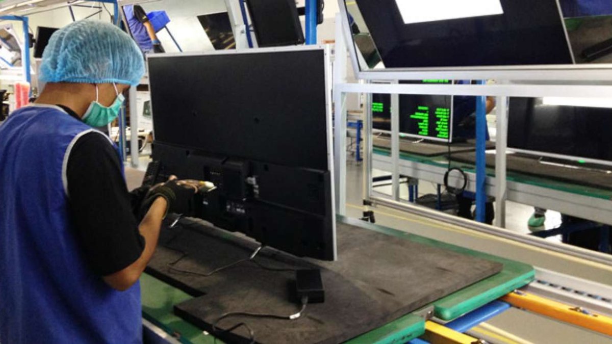 Las empresas han buscado ajustar su personal y horarios por la pandemia.