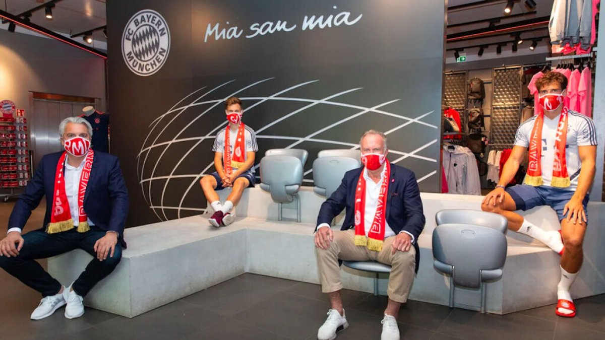 El Gobierno alemán sugiere que la Bundesliga se reanude jugando con protecciones para todos los futbolistas en cancha. Algunos clubes como el Bayern Munich ya empezaron la campaña.