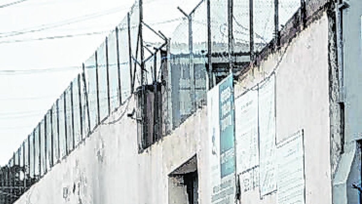 En la cárcel de El Inca, en el norte de Quito, un privado de la libertad dio positivo a COVID-19.