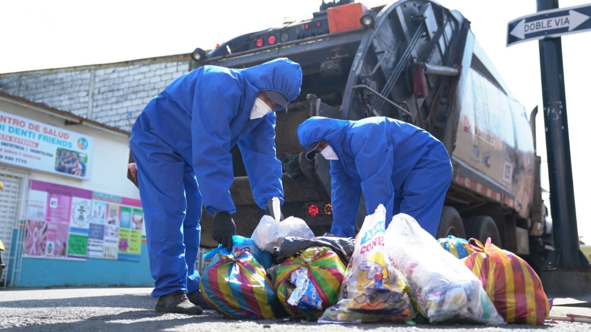 El personal de recolección es el mayor afectado por la mala disposición de desechos.