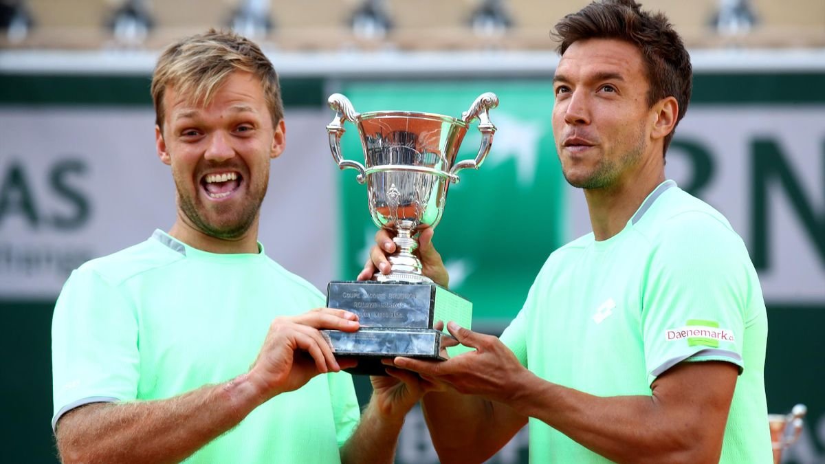 Kevin Krawietz (i) junto a su compatriota Andreas Mies (d) ganaron el torneo de Roland Garros en dobles, el año pasado.