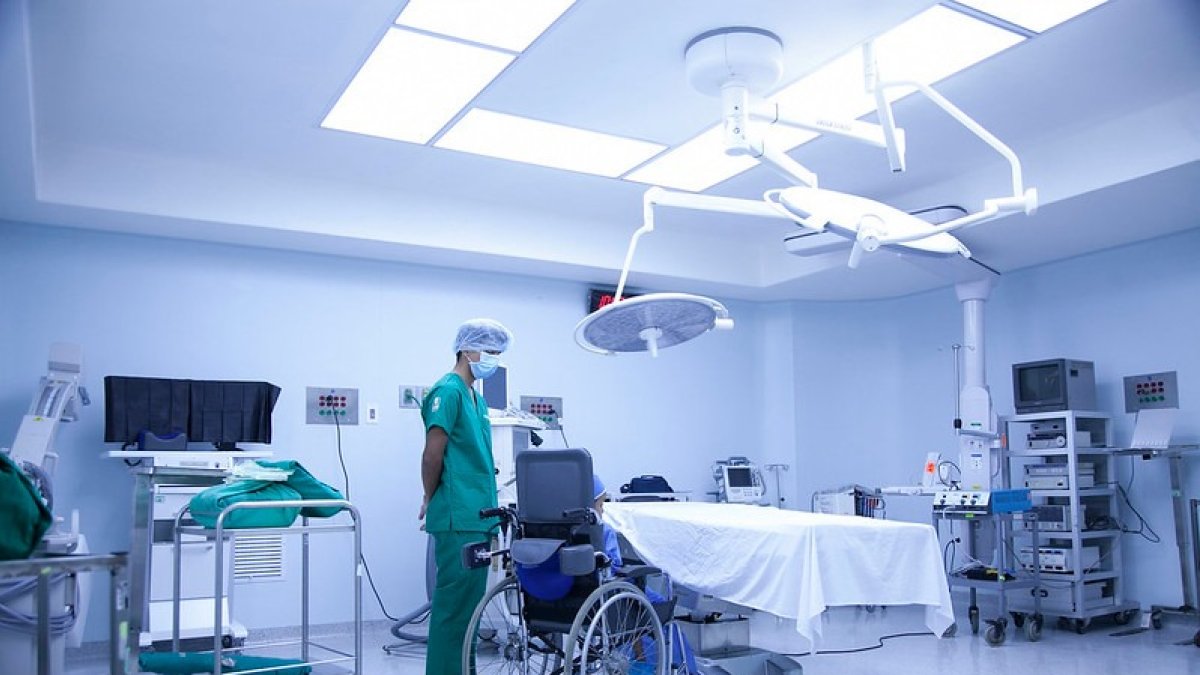 Las altas hospitalarias también continúan en ascenso, según datos del COE Nacional.