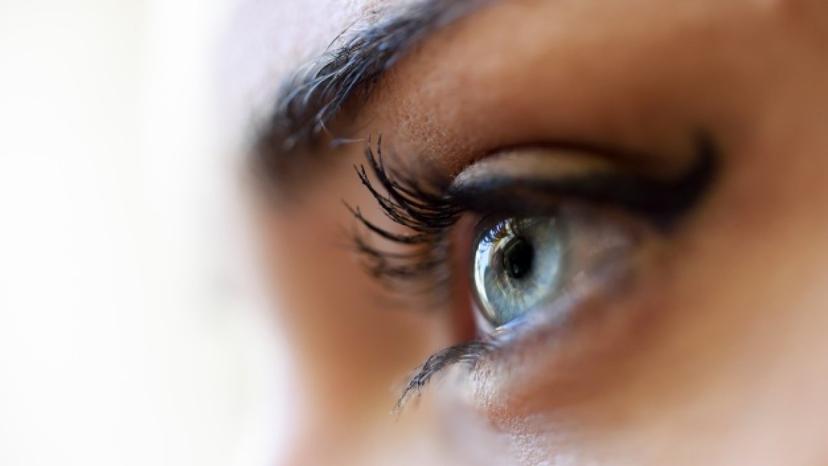 Los lentes intraoculares prometen replicar el cristalino joven del ojo.