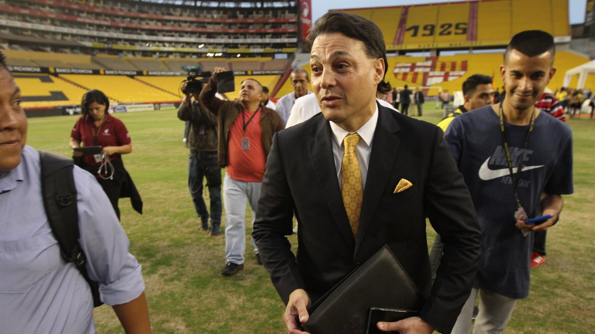 Carlos Alfaro Moreno sostiene que Barcelona aún no define si apoyará a Egas o Estrada en el Congreso Extraordinario.