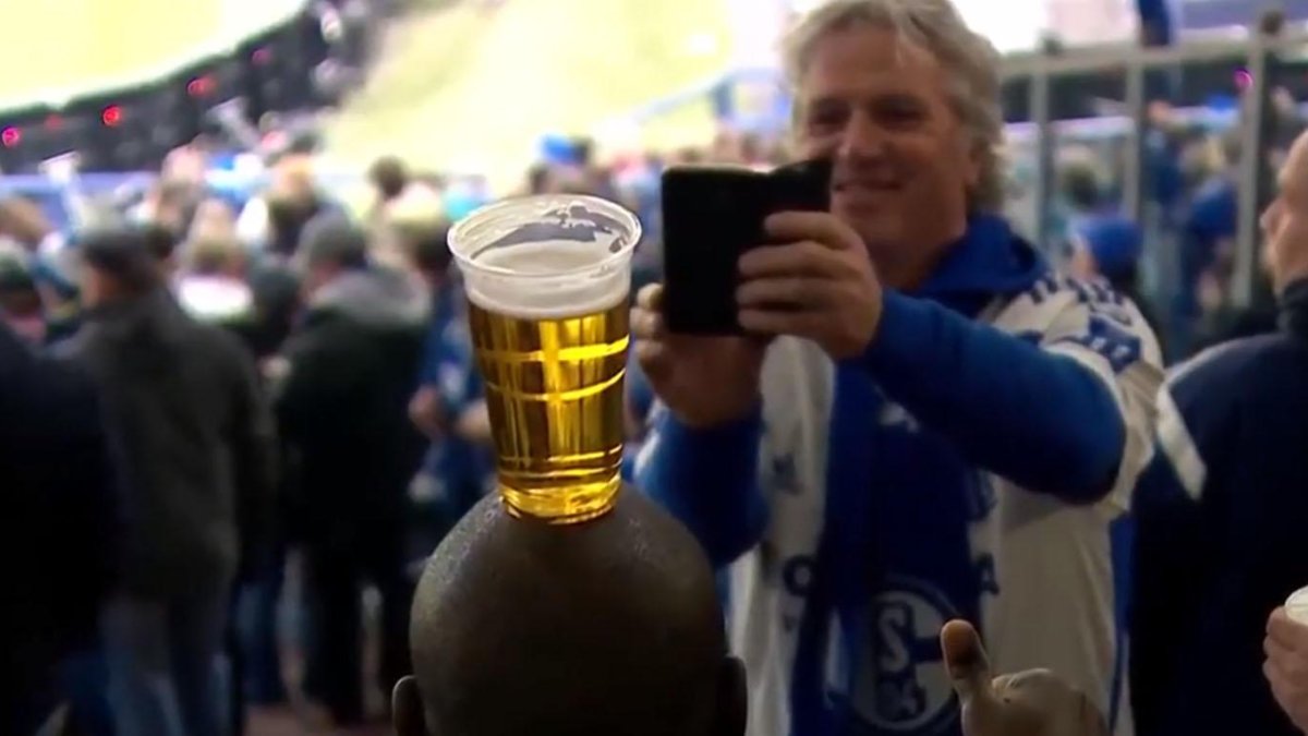 El Schalke guarda en su estadio cerveza que no ha podido venderse por la pandemia.