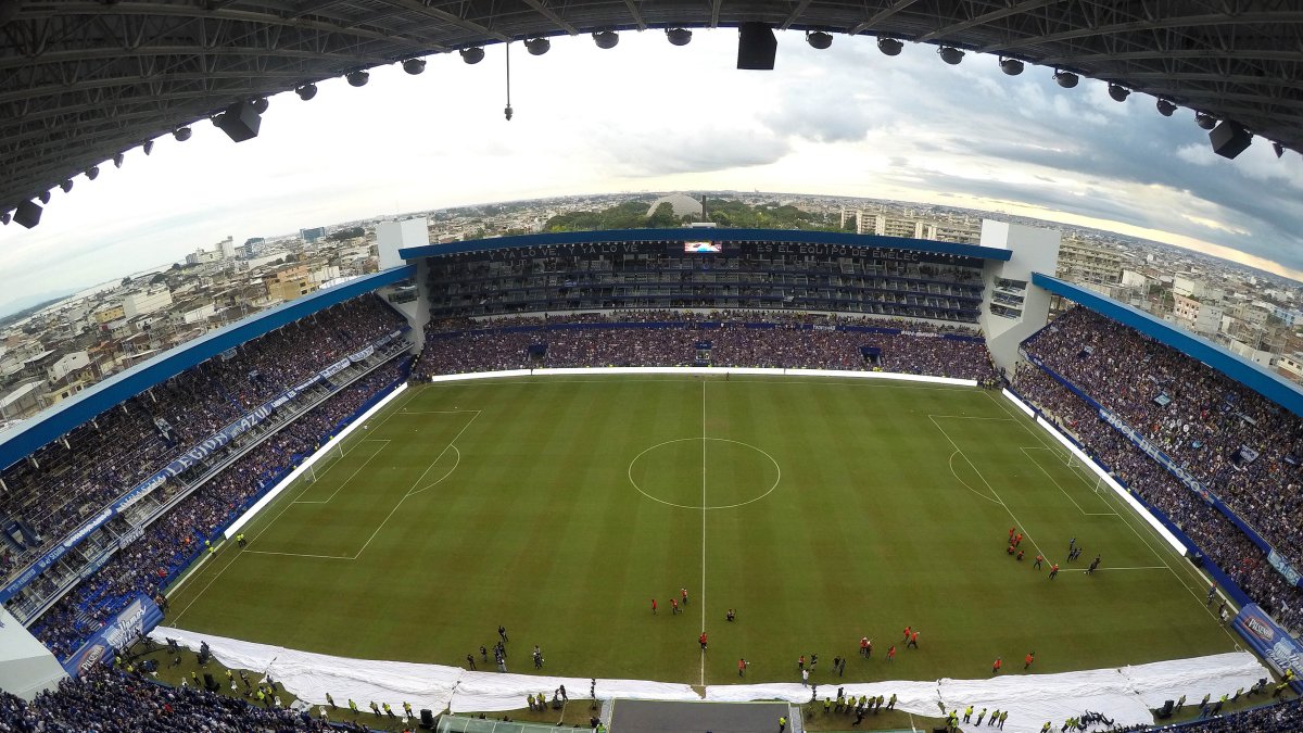 Con una capacidad para cerca de 40 mil espectadores, el estadio Capwell se remodeló con un préstamo del Banco del Pacífico.