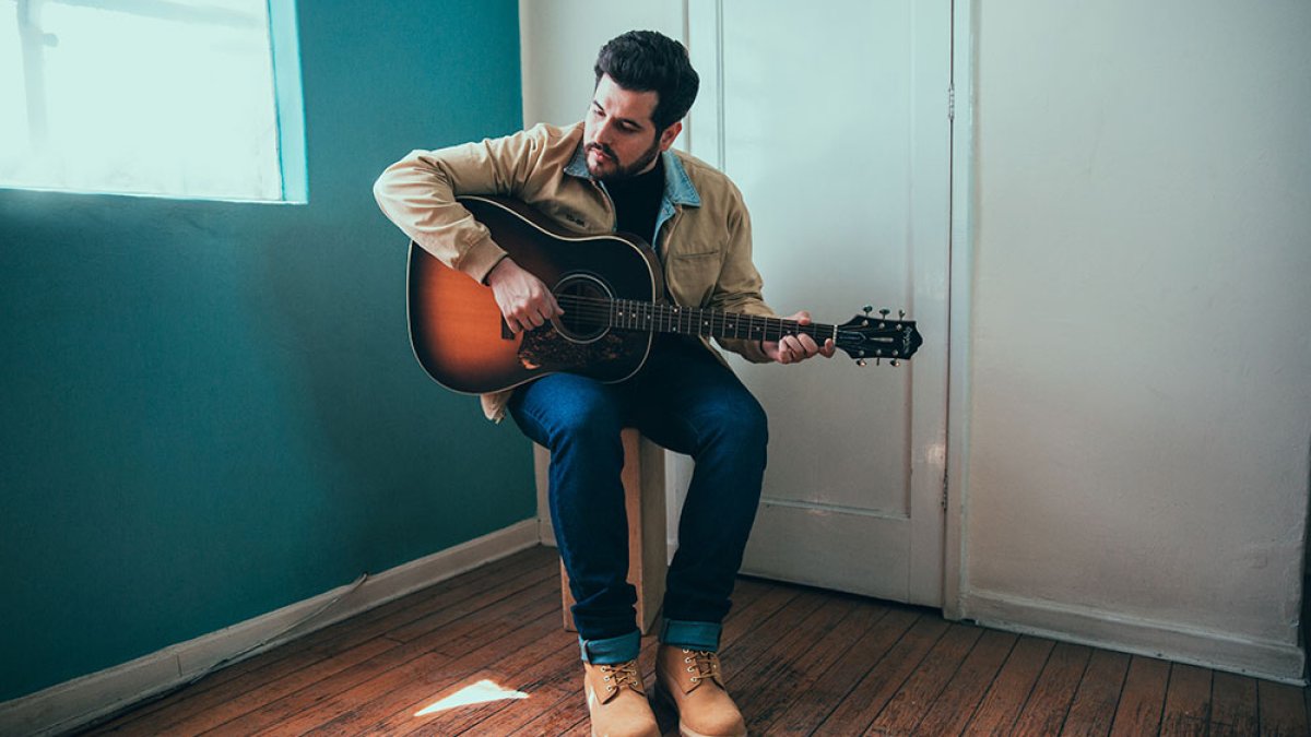 Kurt Schmidt Ramos comenzó su carrera en 2014 en los bares de Culiacán.