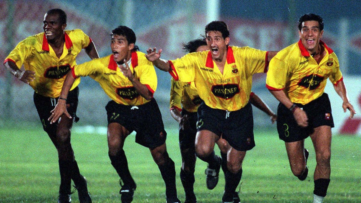 El equipo que clasificó a la final de la Copa Libertadores del año 1998 realizó grandes presentaciones.