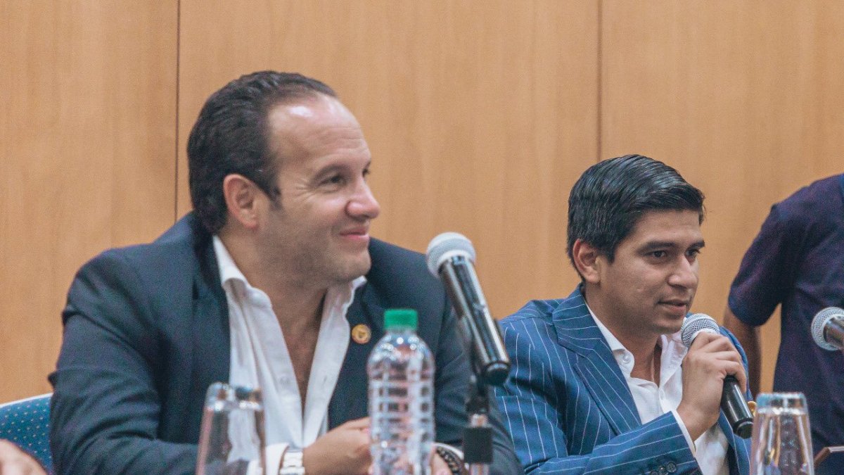 Francisco Egas ha sido reconocido por al momento por la FIFA y Conmebol como titular de la FEF. Jaime Estrada, en cambio, fue declarado mandatario tras una reestructuración del directorio.