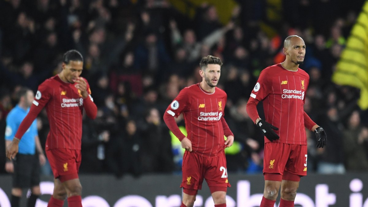 Una gran cantidad de problemas esperan en la reanudación del torneo de fútbol en Inglaterra.