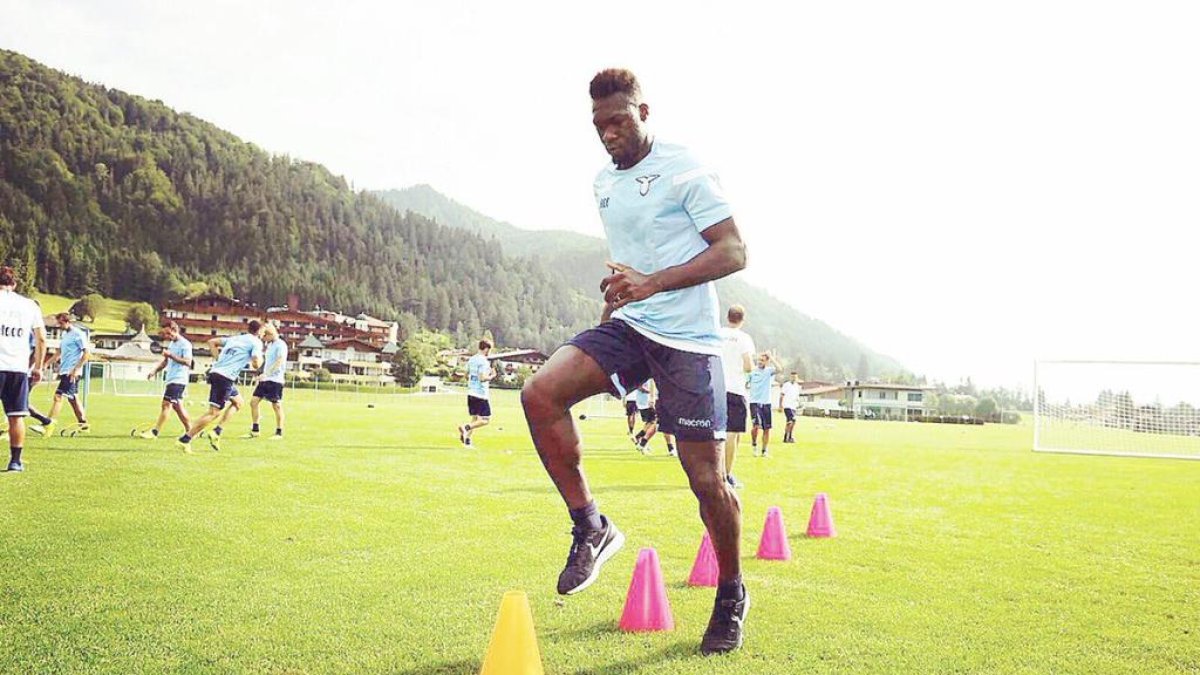 Felipe Caicedo, delantero del Lazio, puede volver a las prácticas, pero de forma individual.