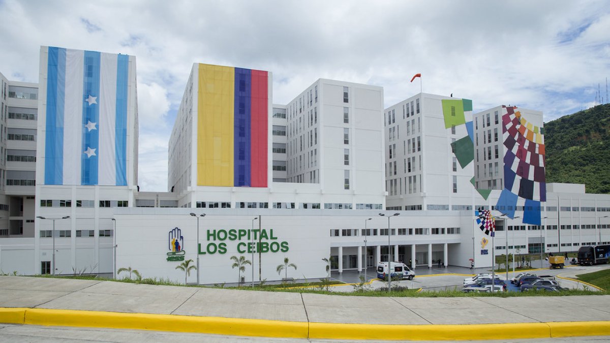 Actualmente se sigue una investigación por supuestos sobreprecios en la compra de bolsas para embalar cadáveres en el Hospital Los Ceibos.