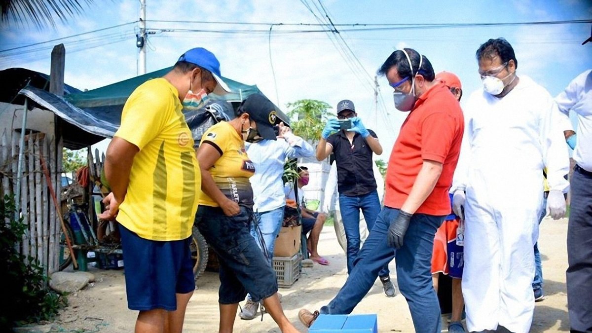 El ministro de Inclusión Económica, Iván Granda, entregó canastas de alimentos a poblaciones de escasos recursos. La actividad se exhibió en redes sociales