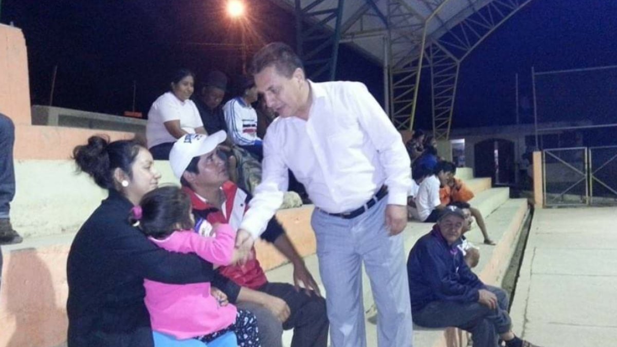 El ahora gobernador de Zamora Chinchipe en un acto político en el año 2013.