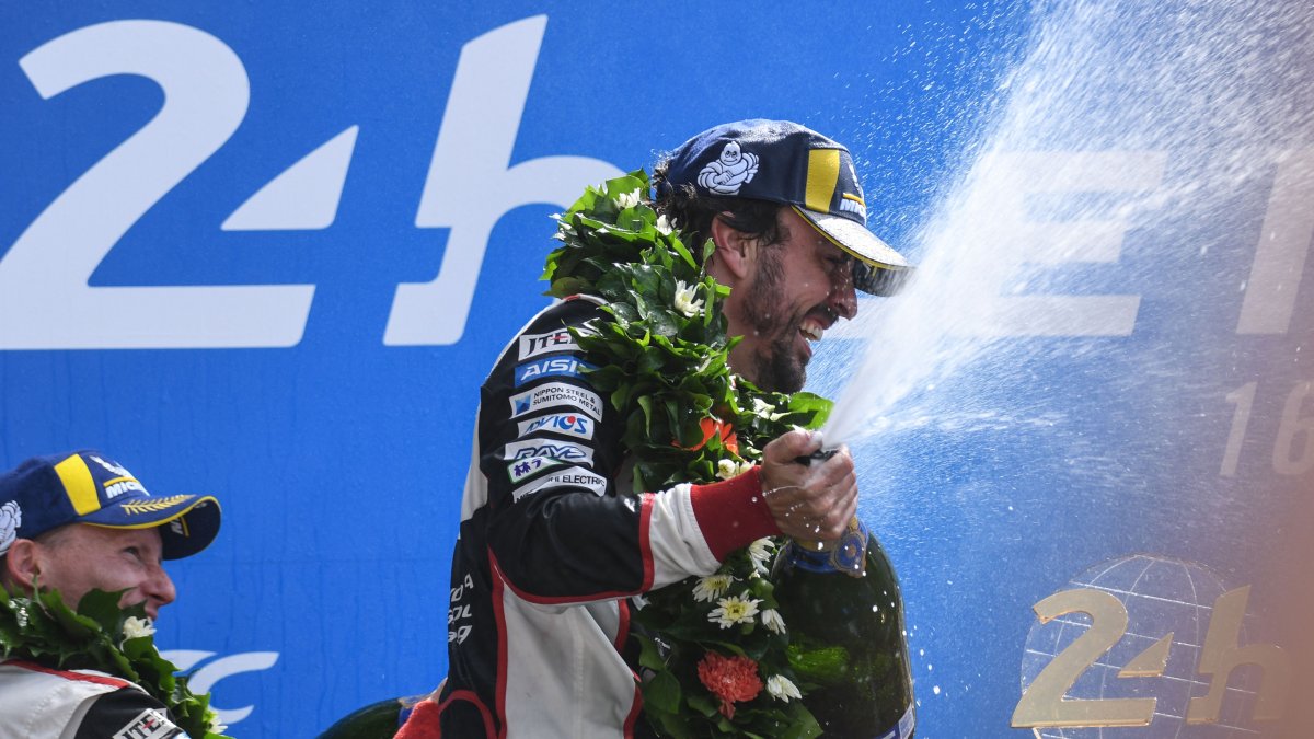 El mundo del deporte tuerca espera con ansias la respuesta final de Fernando Alonso.