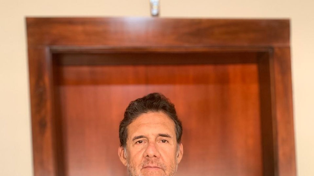 Figura. El titular del Colegio de Notarios del Guayas asegura que en los despachos se cumplen las medidas de bioseguridad.