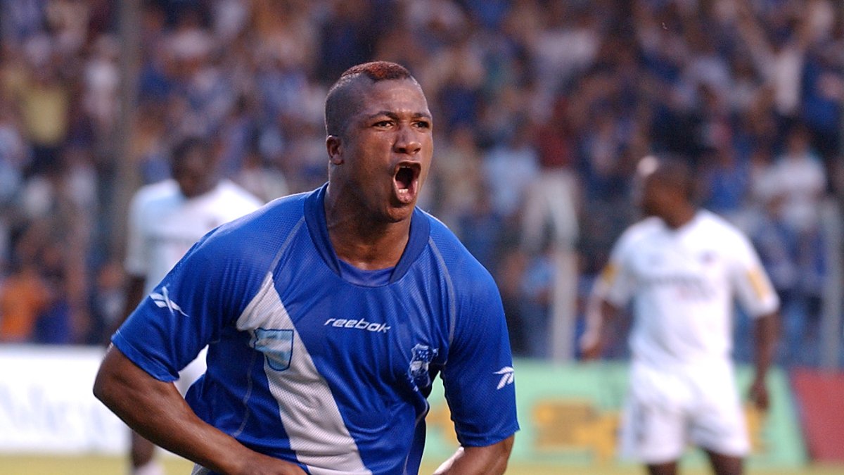 El fallecido delantero ecuatoriano Otilino Tenorio es recordado por sus goles. Murió a los 25 años.