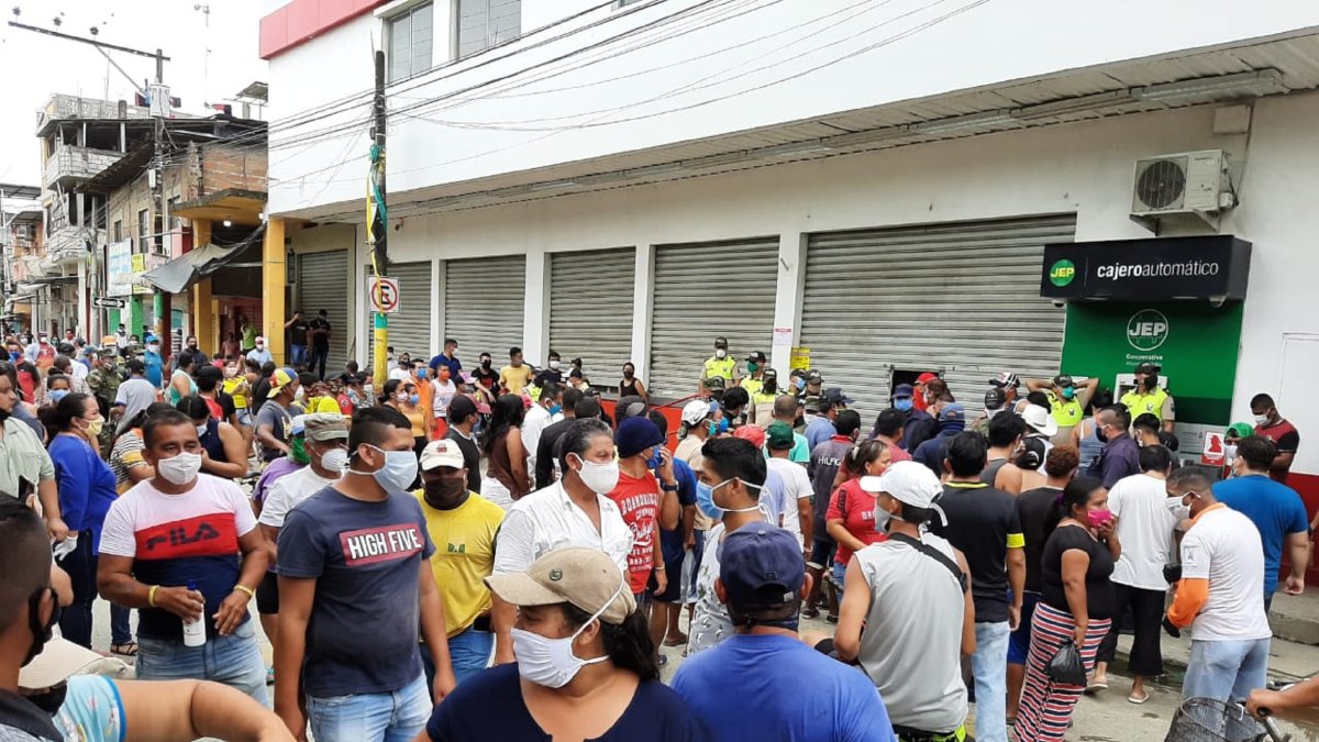 Hecho. Apenas inició el operativo, los ciudadanos hicieron una protesta en la calle.