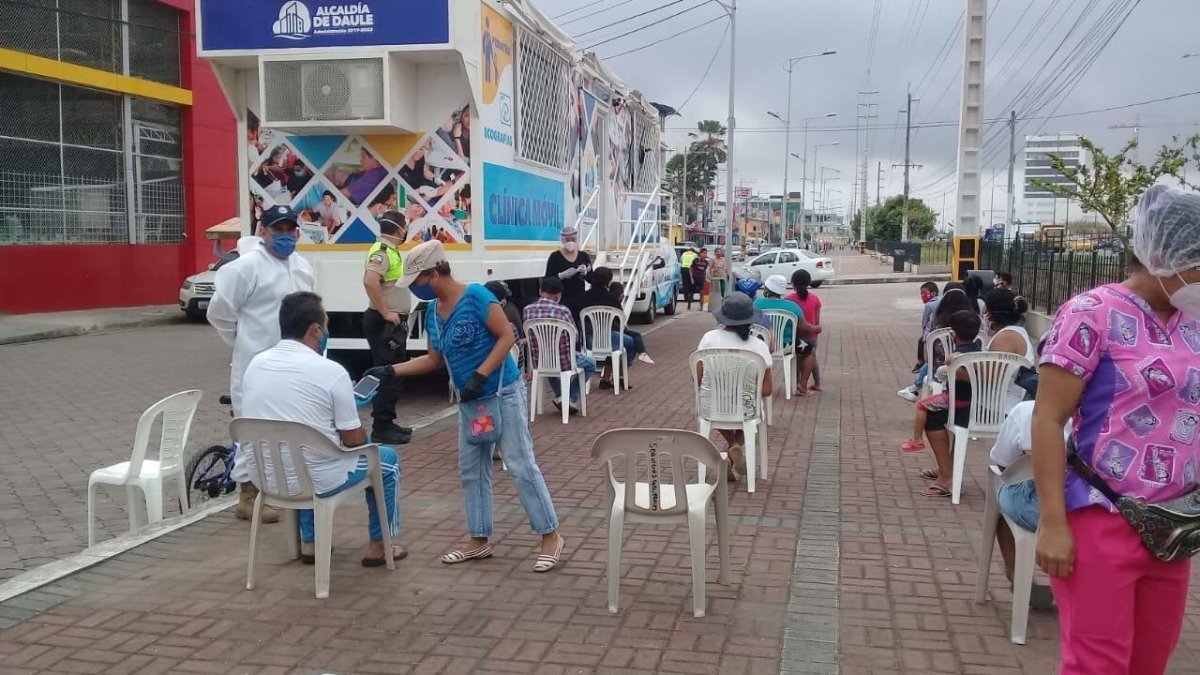 Medidas. En el útlimo reporte de Gestión de Riesgos, el cantón cuena con 715 casos positivos.