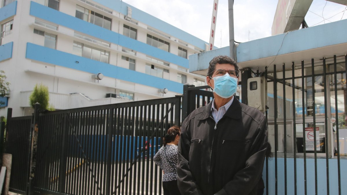 El Hospital del IESS de Quito tuvo que acudir al Municipio de la ciudad para acceder a equipos de protección.