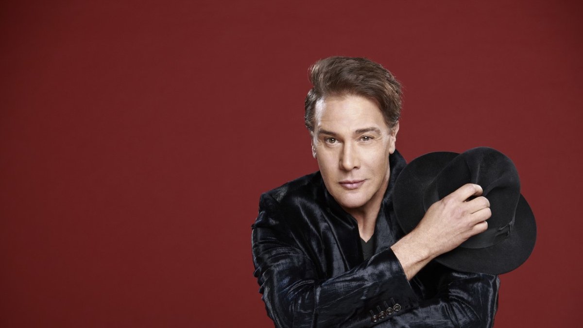 Fernando es conocido en muchas parte del mundo por sus innumerables telenovelas .