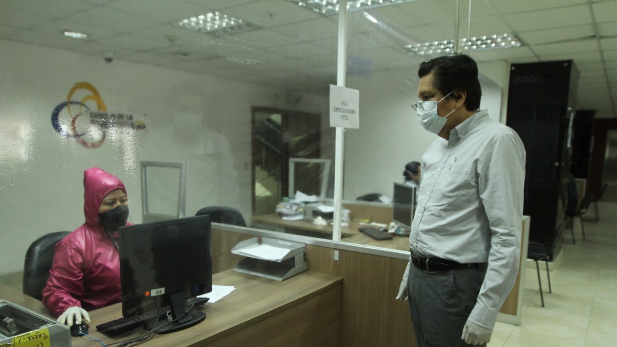 La Corte de Justicia de Guayaquil reabrió la atención para receptar escritos solo para las Salas Especializadas.