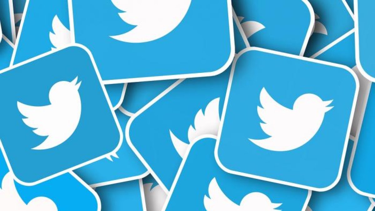 Twitter también señaló que existe la posibilidad de que los usuarios verificados no puedan tuiter o establecer su contraseña mientras se revisa el incidente.